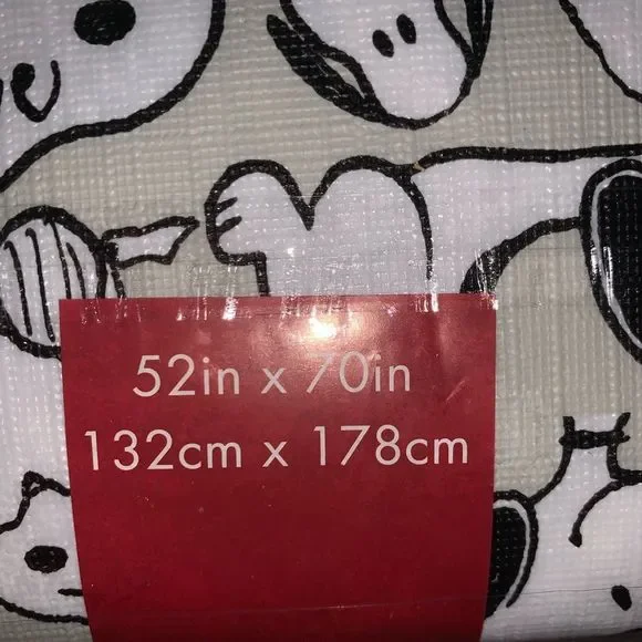 NWT Peva Peanuts table cloth - Picture 4 of 4